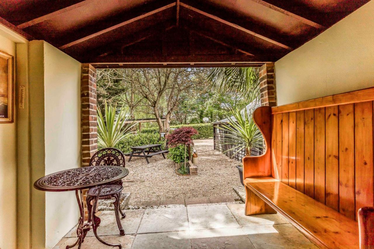 Hunston Mill Self Catering Dog Stay For Free Chichester Bagian luar foto