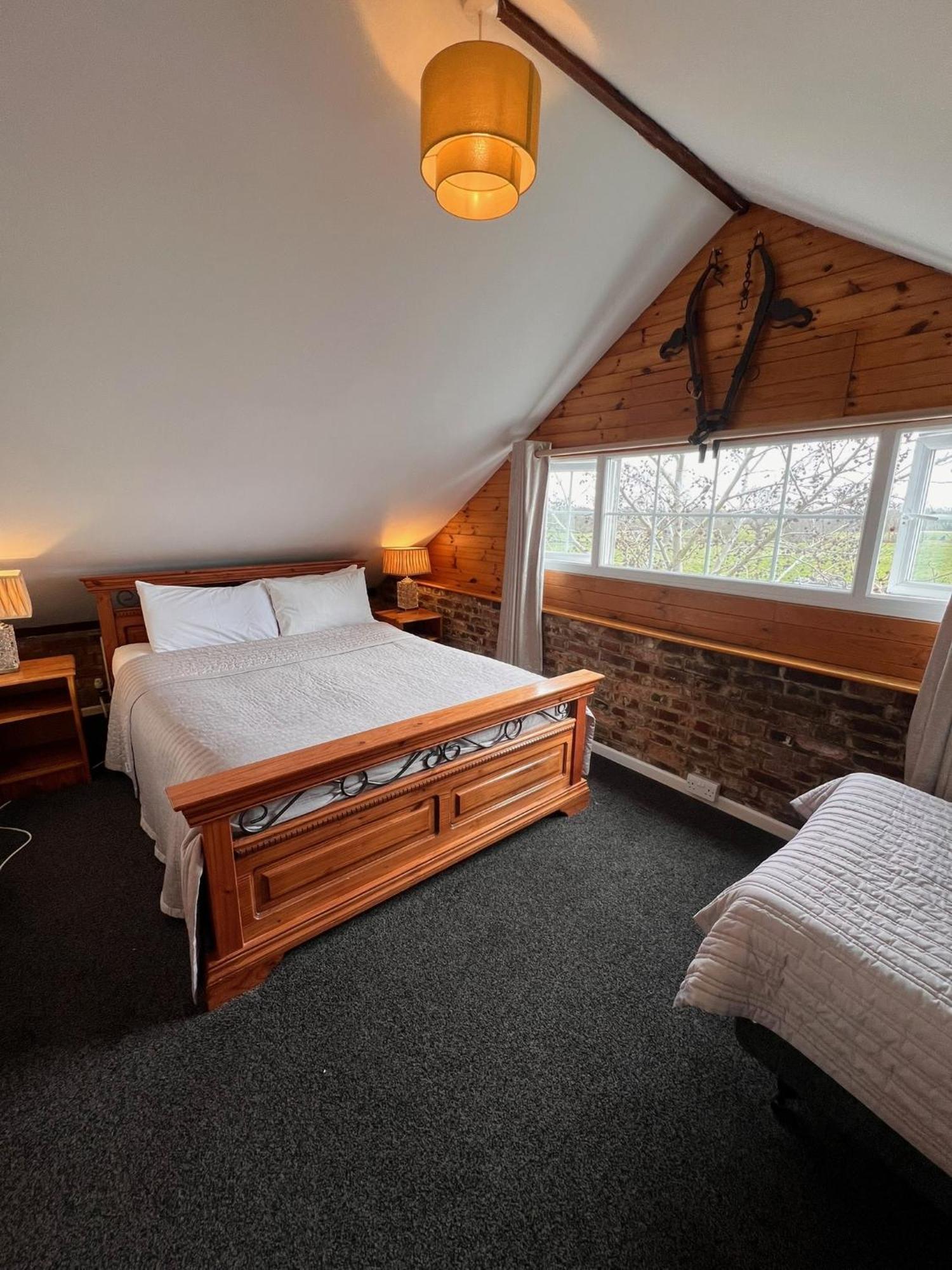 Hunston Mill Self Catering Dog Stay For Free Chichester Bagian luar foto