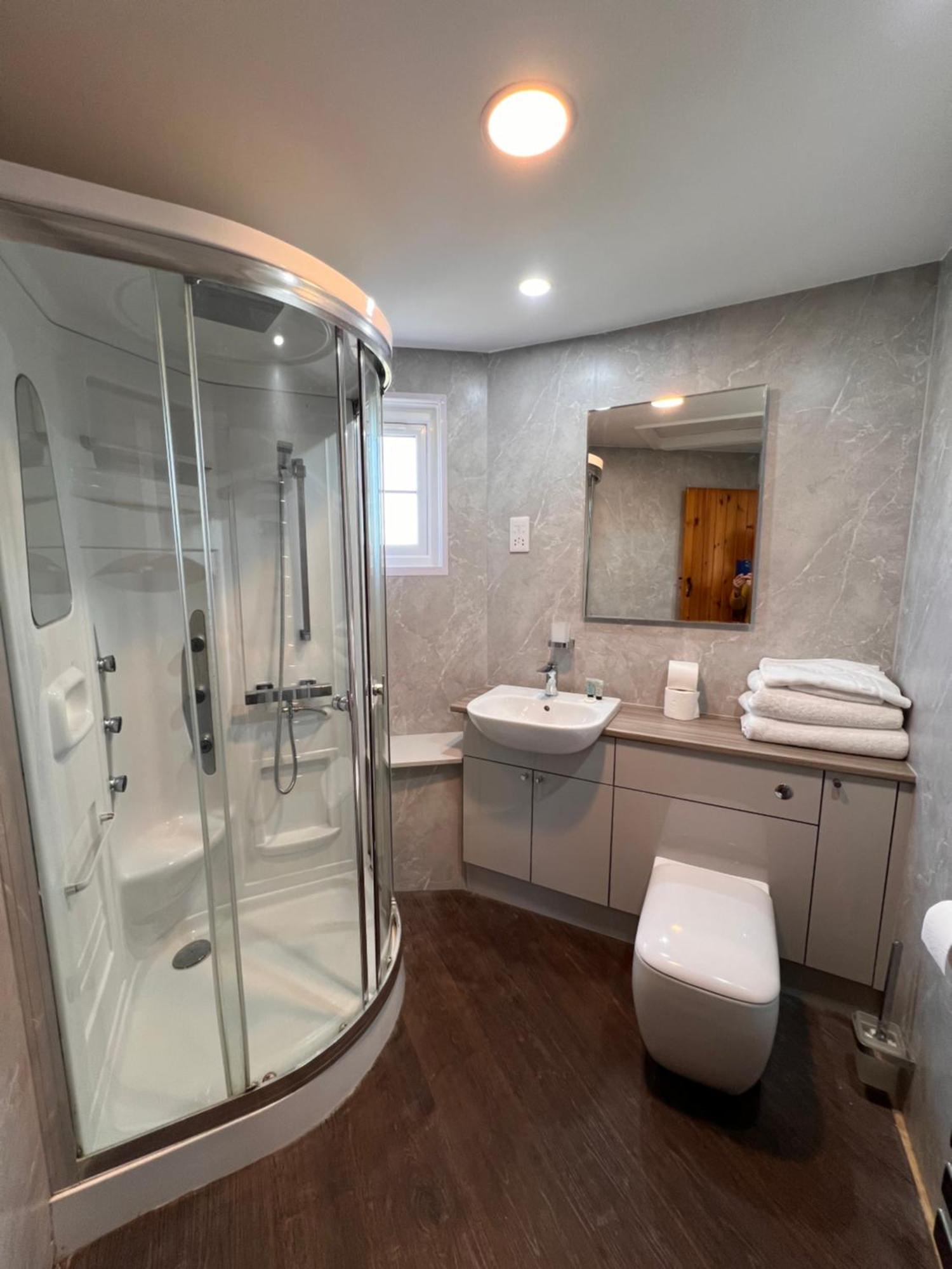 Hunston Mill Self Catering Dog Stay For Free Chichester Bagian luar foto