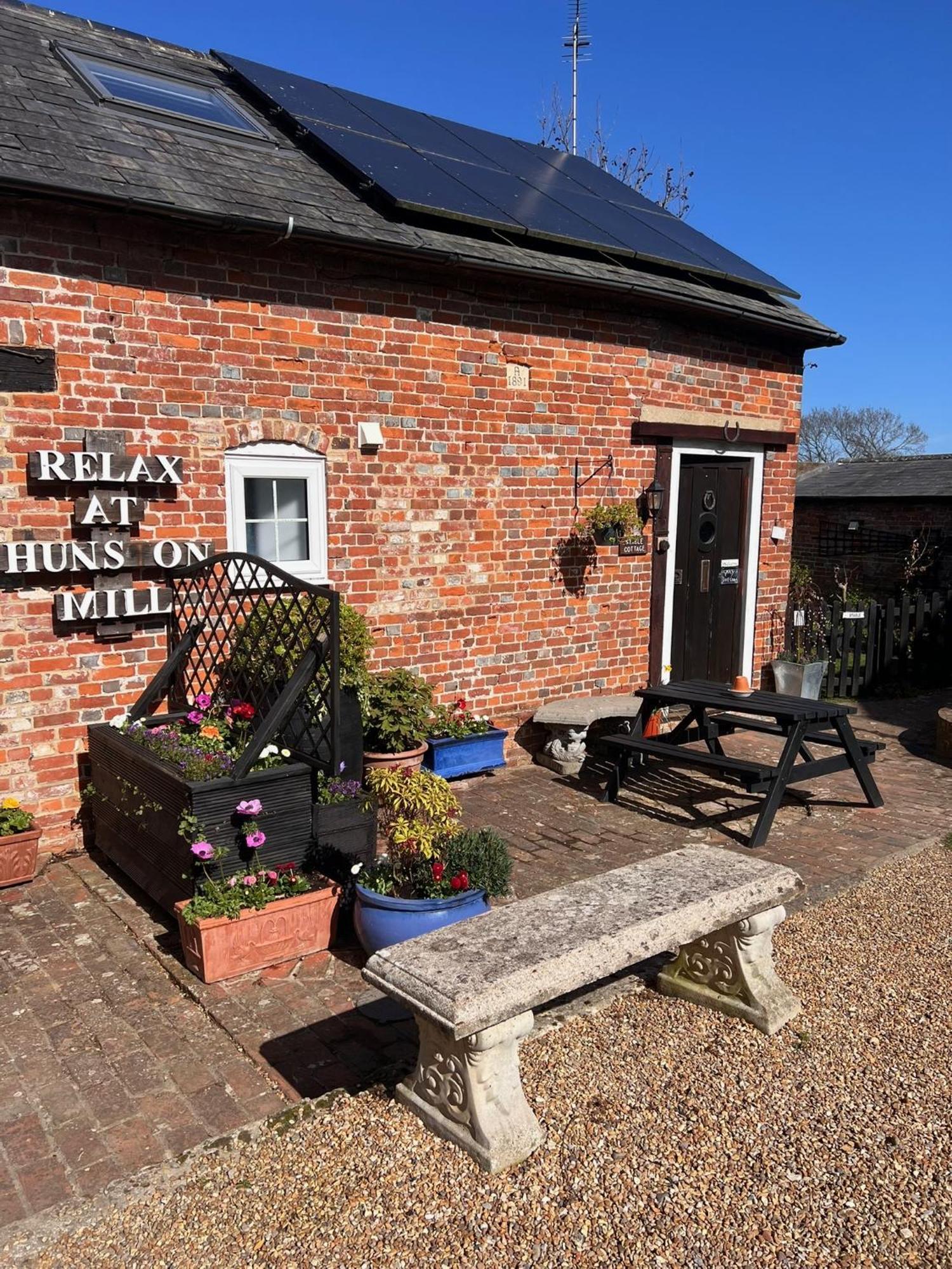 Hunston Mill Self Catering Dog Stay For Free Chichester Bagian luar foto
