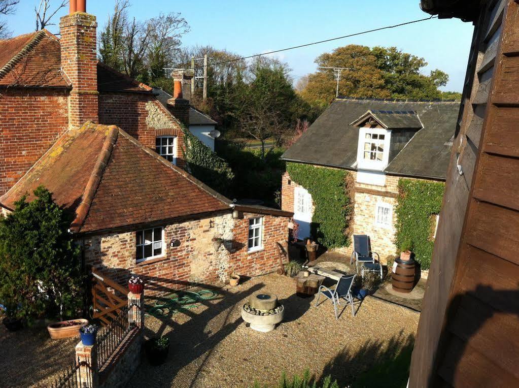 Hunston Mill Self Catering Dog Stay For Free Chichester Bagian luar foto