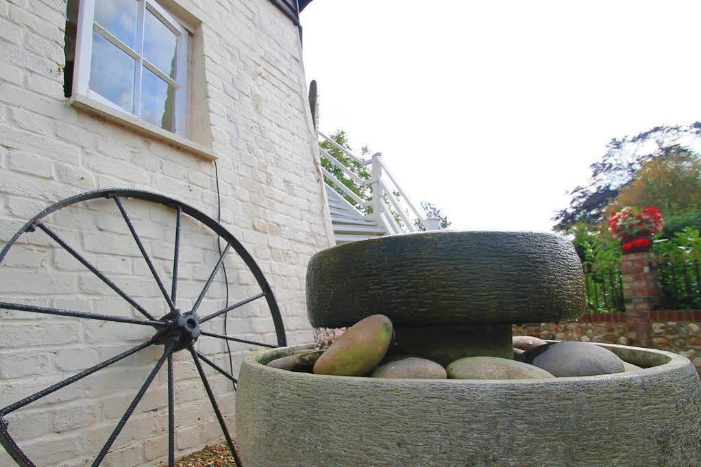 Hunston Mill Self Catering Dog Stay For Free Chichester Bagian luar foto