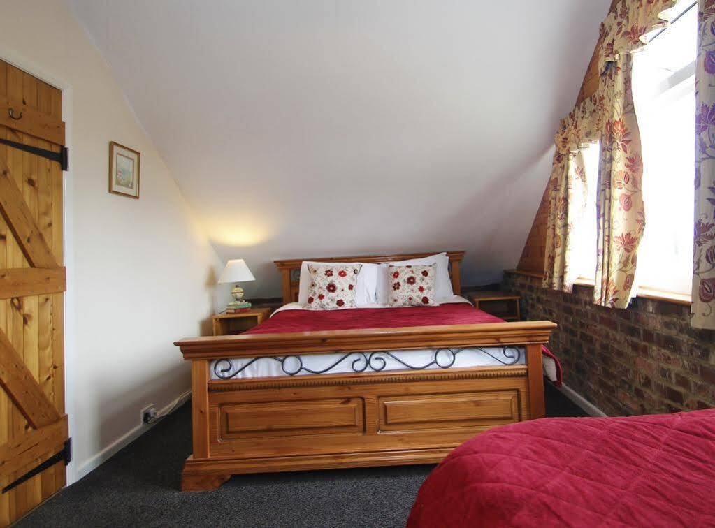 Hunston Mill Self Catering Dog Stay For Free Chichester Bagian luar foto